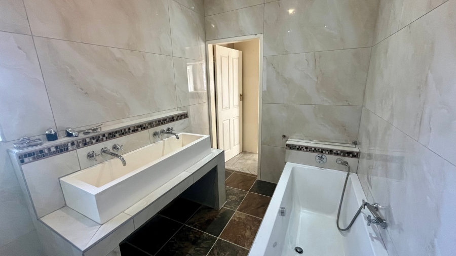 3 Bedroom Property for Sale in Flamwood North West